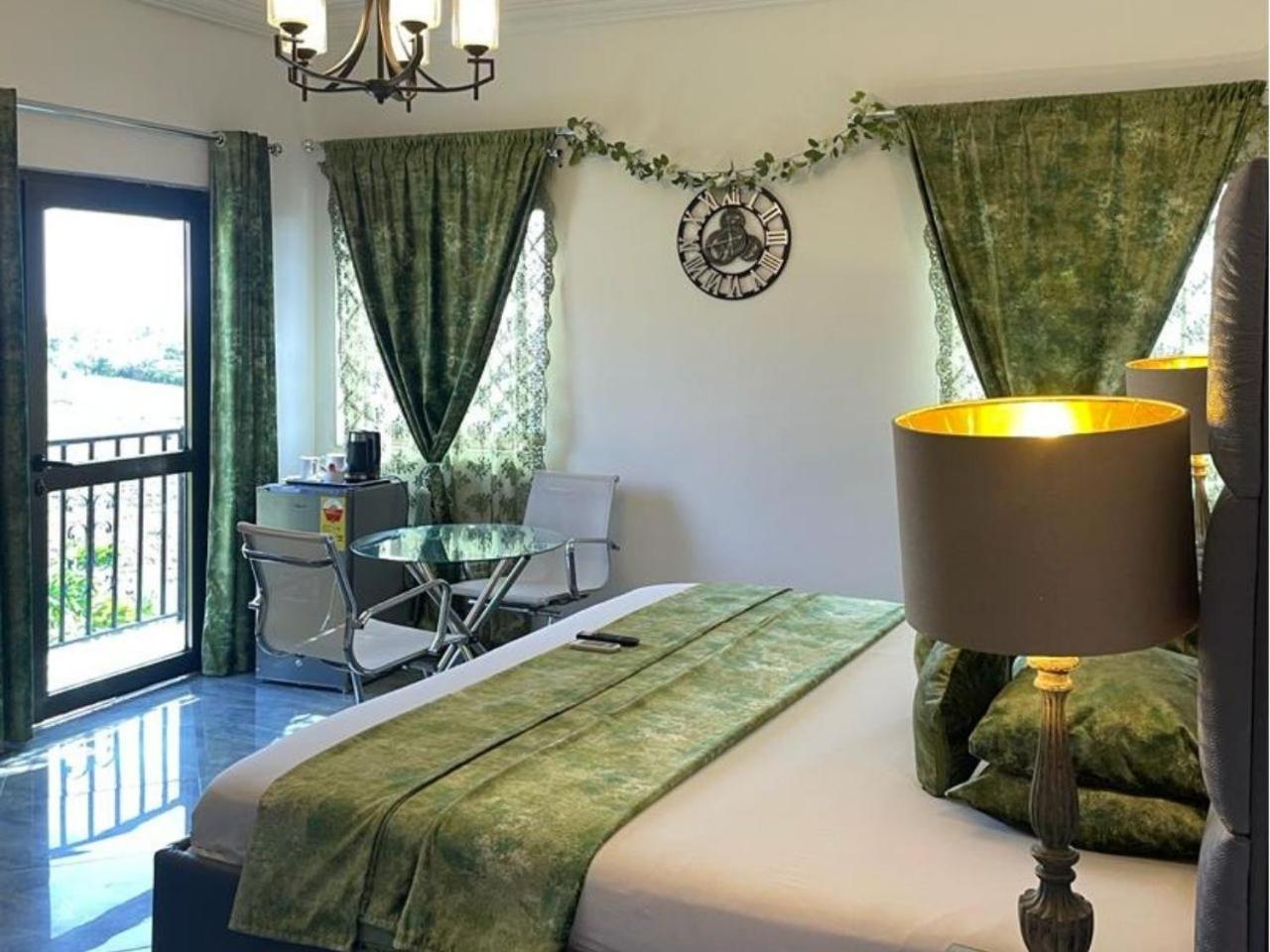 Perriman Hotel Kokrobite エクステリア 写真