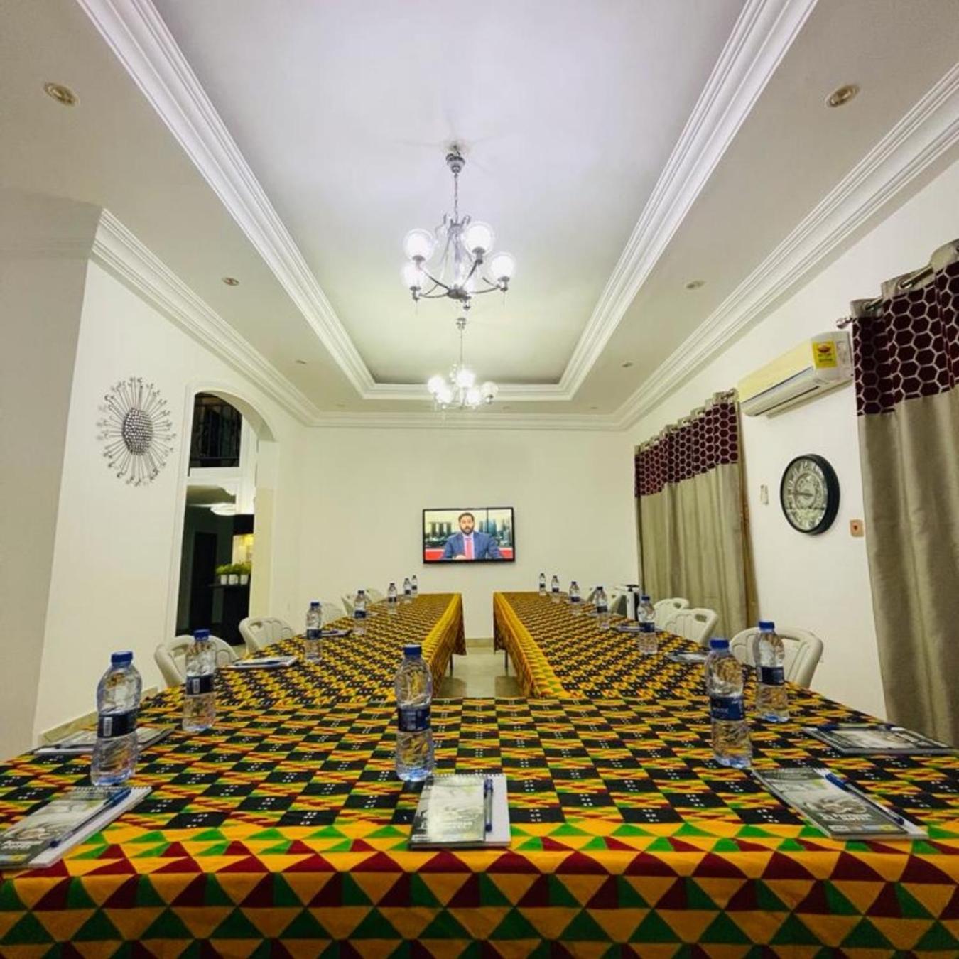 Perriman Hotel Kokrobite エクステリア 写真
