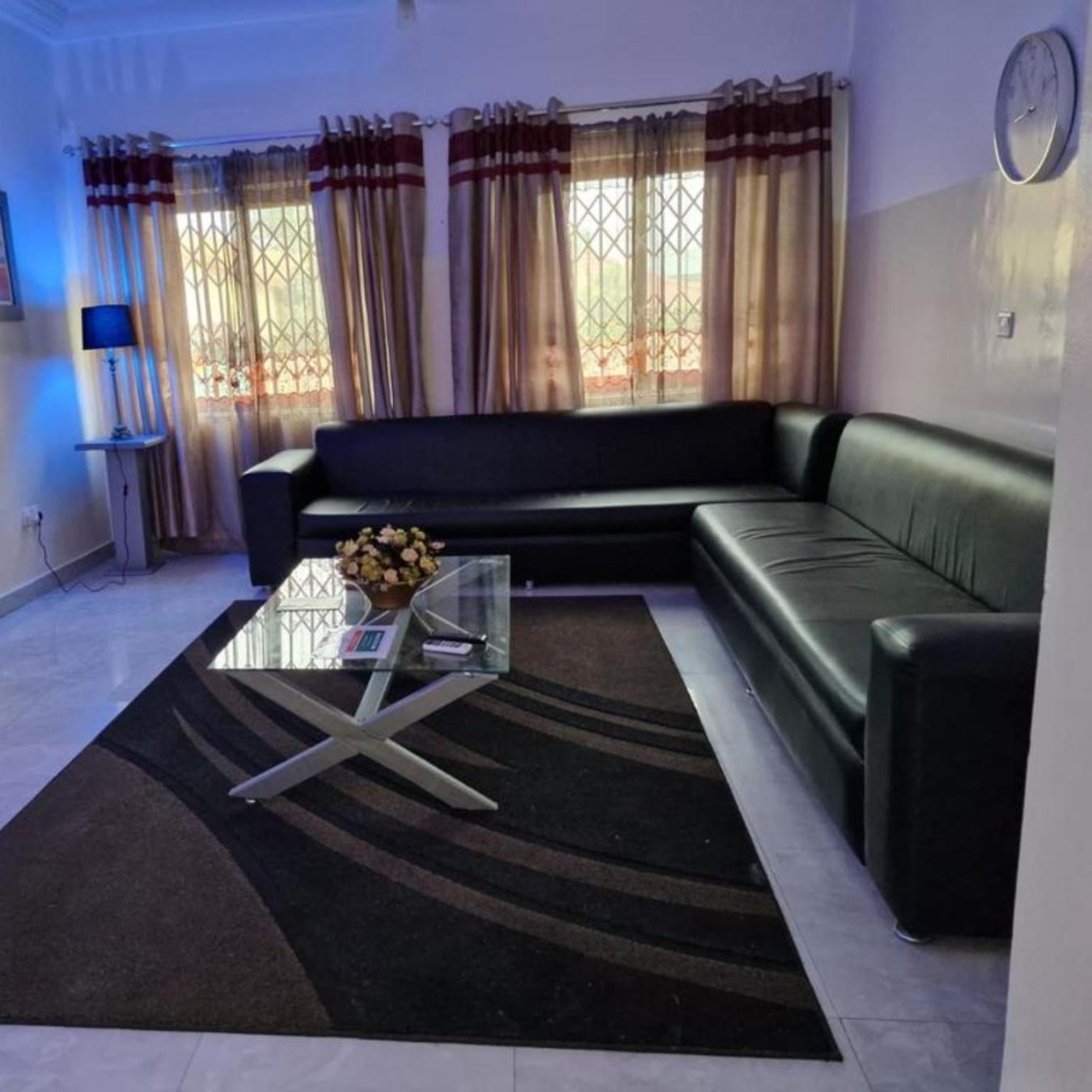 Perriman Hotel Kokrobite エクステリア 写真